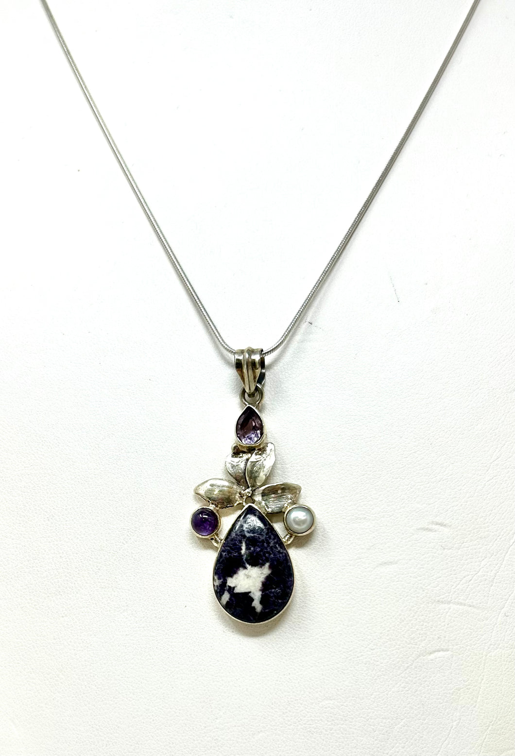 Stitchite, Peridot and Amethyst